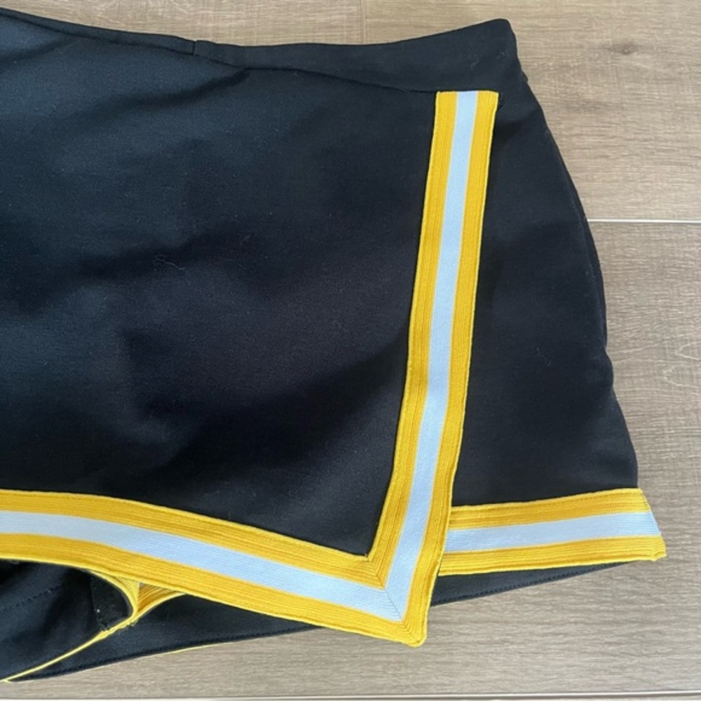 Urban Outfitters Black &‎ Yellow Cheer Skort Size 6 Mini Skirt Side Zip School - Picture 5 of 9